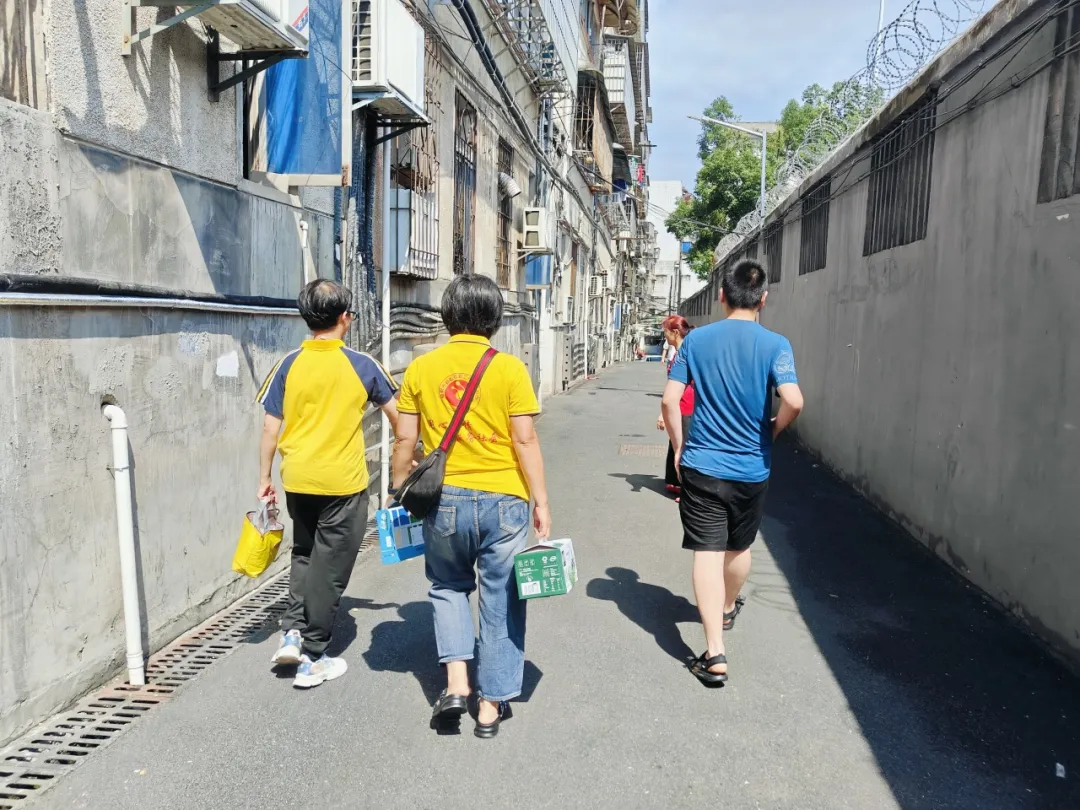 &ldquo;浓情端午 爱心传递 闪烁的星星&rdquo;慰问活动